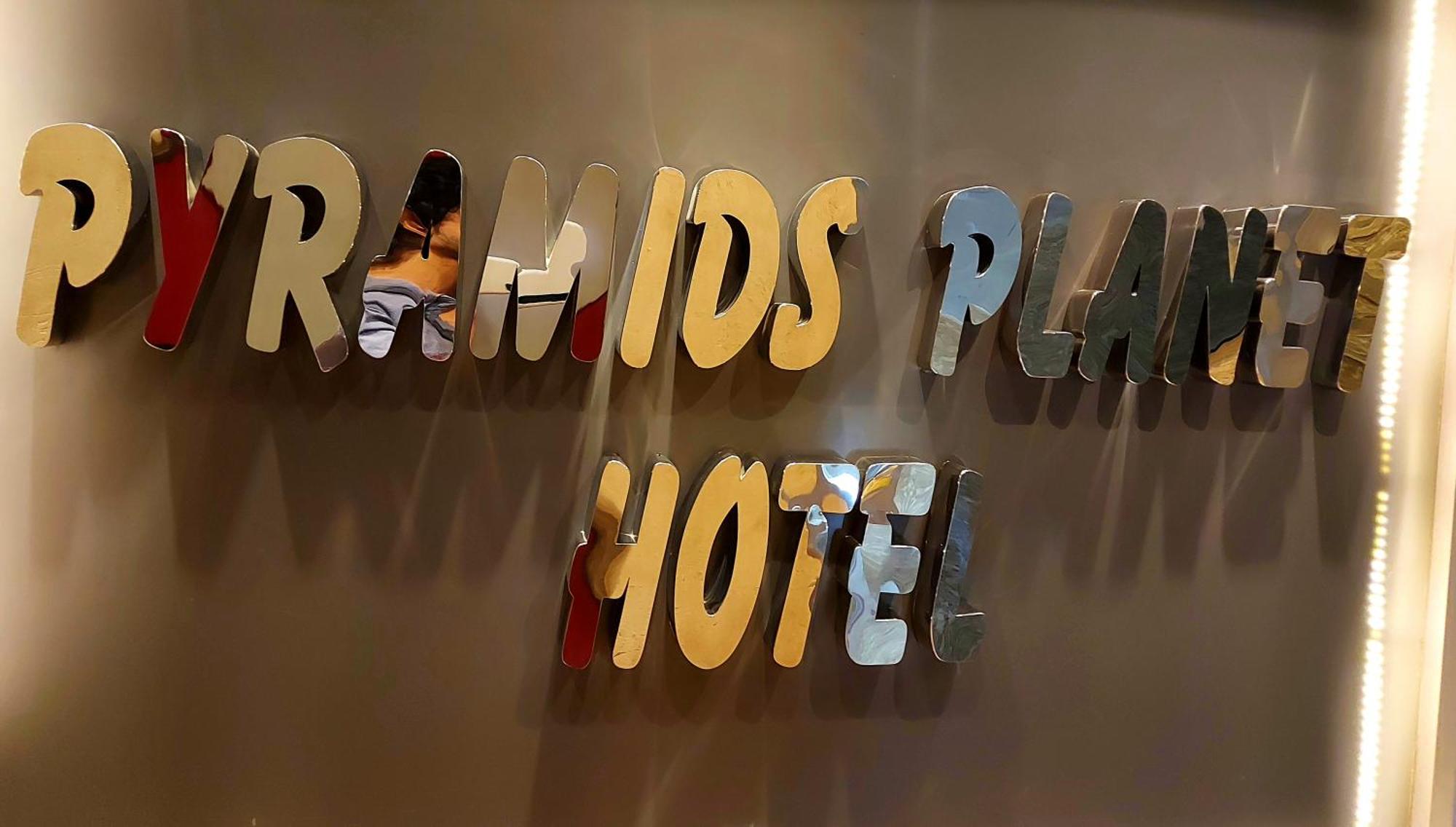 Pyramids Planet Hotel Ghatati Phòng bức ảnh