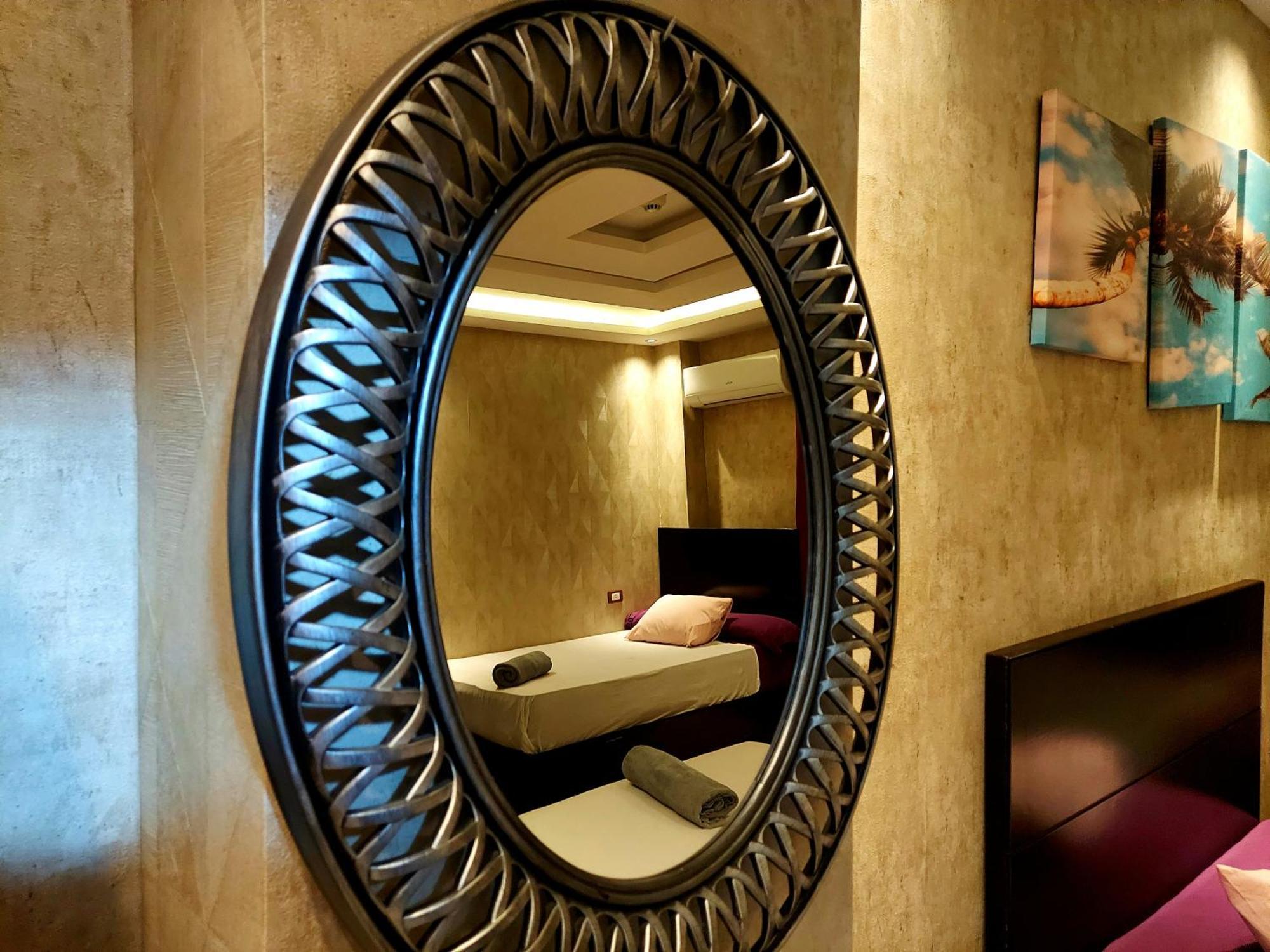Pyramids Planet Hotel Ghatati Phòng bức ảnh